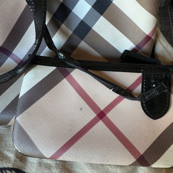 Burberry Nova Check Large Nickie Tote - Picture 6 of 10
